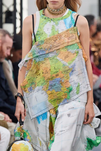 Look 13